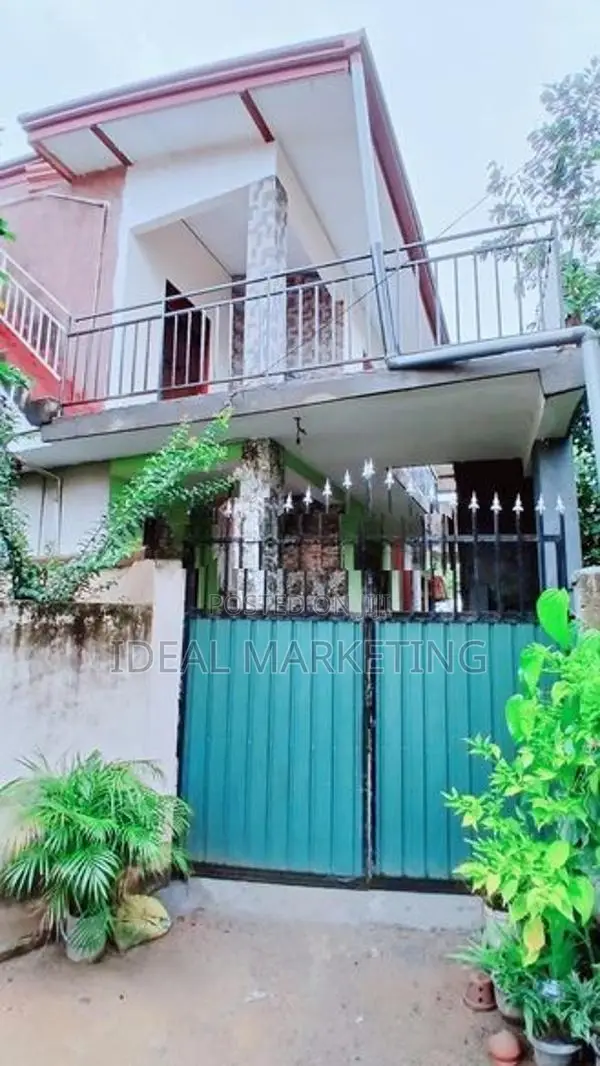 02 Bedroom House For Rent - Pelawatta