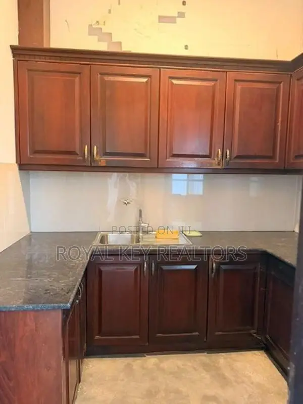 04 Bedroom - Fully Furnished House for Rent In Kotte