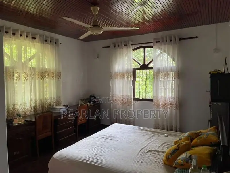 Spacious House For Sale – Ambalanwatha, Galle