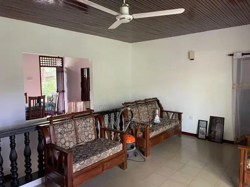 Spacious House For Sale – Ambalanwatha, Galle