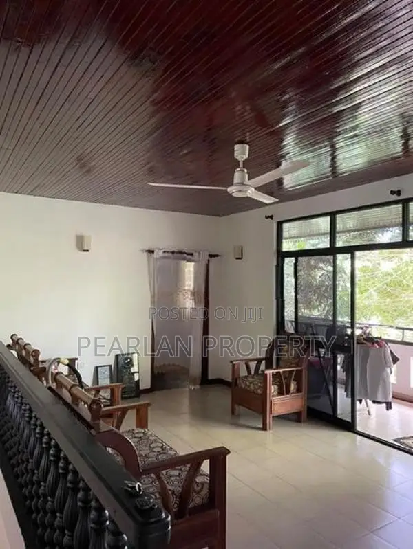 Spacious House For Sale – Ambalanwatha, Galle