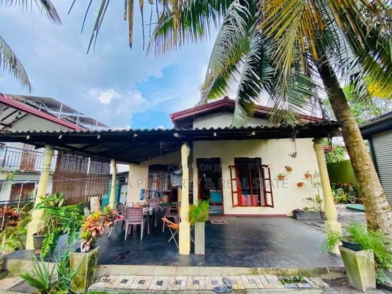 (HRS-735)​​​Valuable Single Storey House for Sale in Kahathuduwa