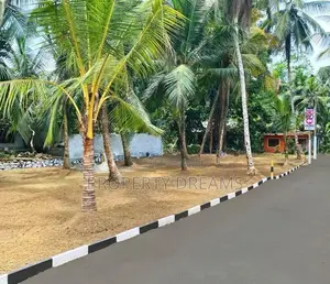 Spacious Land in a Athurugiriya