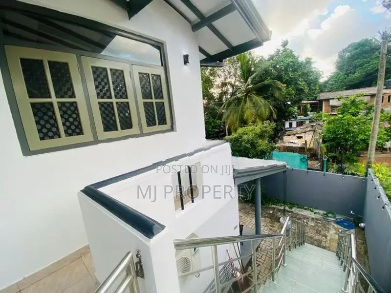 ( SR-1240) Valuable Upper Floor House Rent in Kelaniya