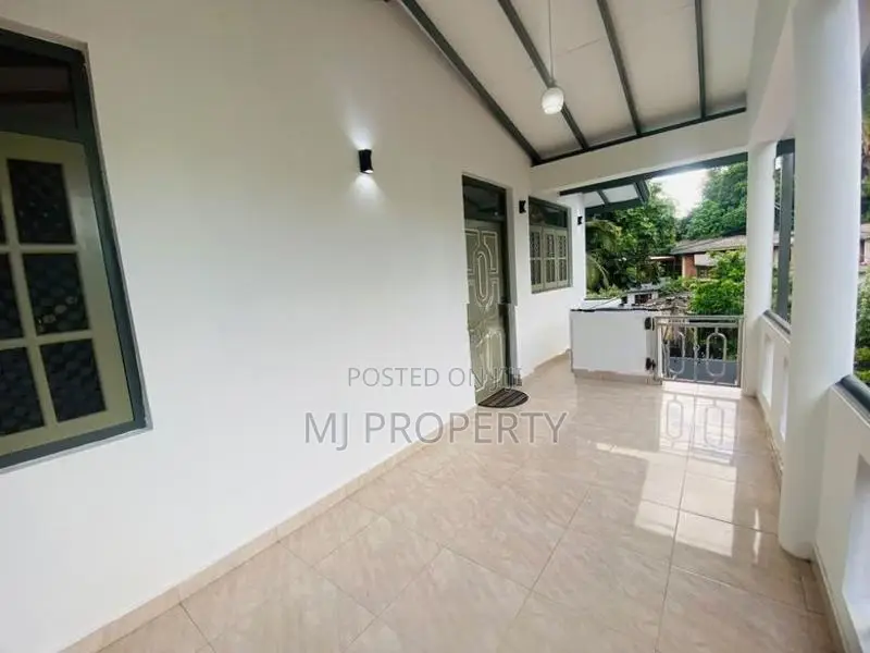 ( SR-1240) Valuable Upper Floor House Rent in Kelaniya