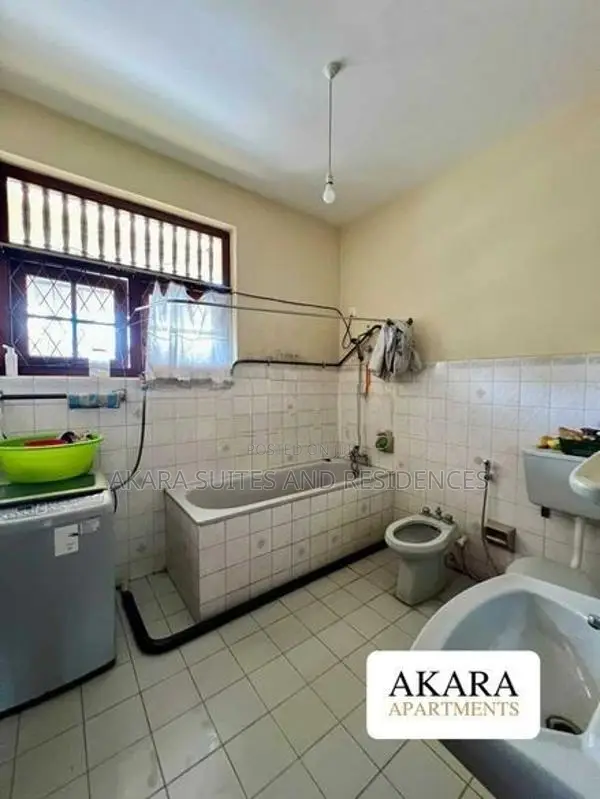 6,400 sq.ft - Unfurnished House for Rent HL56092 Colombo 07