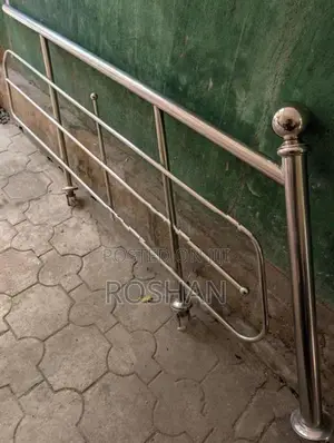 සුදු යකඩ වැට ( Stainless Steel Stair Rail)