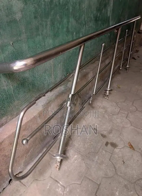සුදු යකඩ වැට ( Stainless Steel Stair Rail)