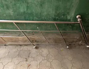 සුදු යකඩ වැට ( Stainless Steel Stair Rail)