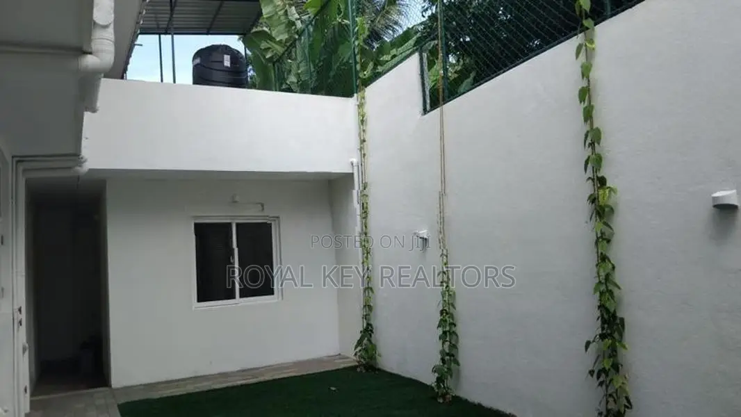 04 Bedroom - Unfurnished House for Rent In Nawala