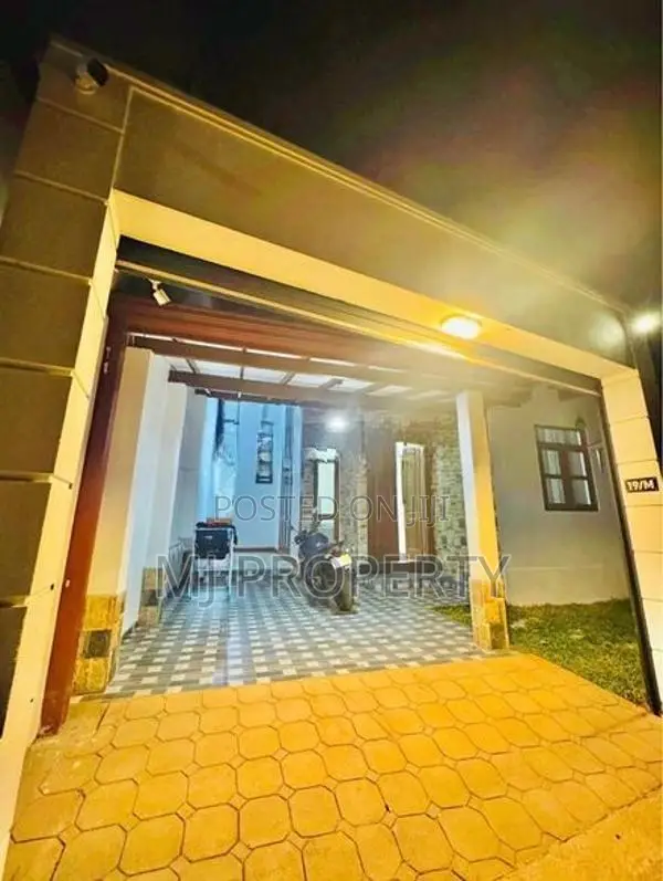 ( TR-1284) Valuable Two Storey House Rent in Piliyandala