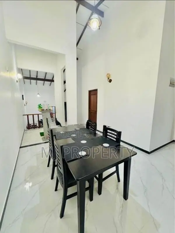 ( TR-1284) Valuable Two Storey House Rent in Piliyandala