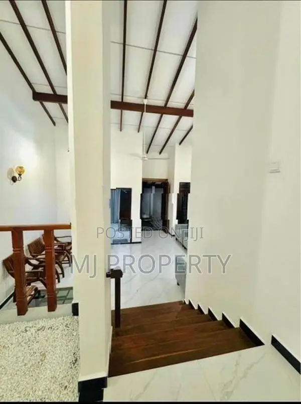 ( TR-1284) Valuable Two Storey House Rent in Piliyandala