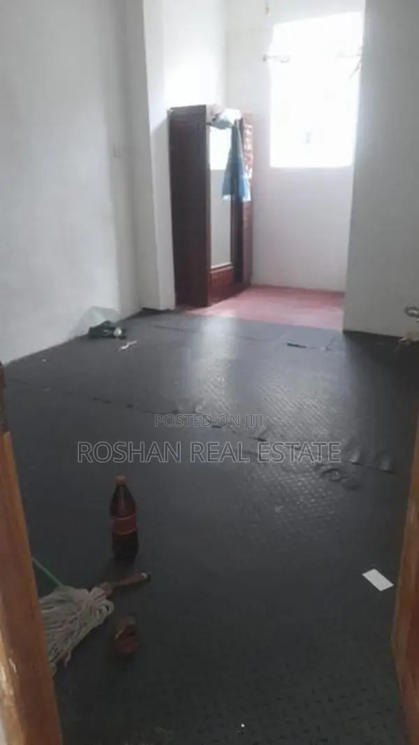 UNFURNISHED THREE STORIED HOUSE FOR RENT COLOMBO 2 LI3154