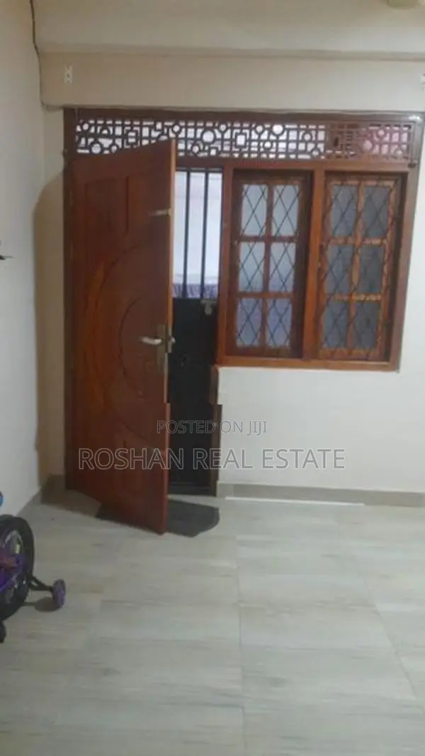 UNFURNISHED THREE STORIED HOUSE FOR RENT COLOMBO 2 LI3154