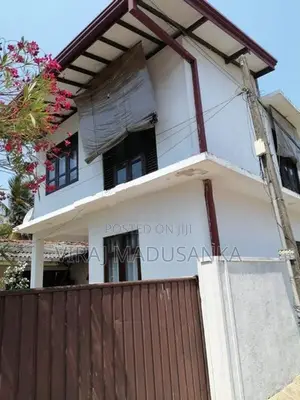 Moratuwa Land With House Sale