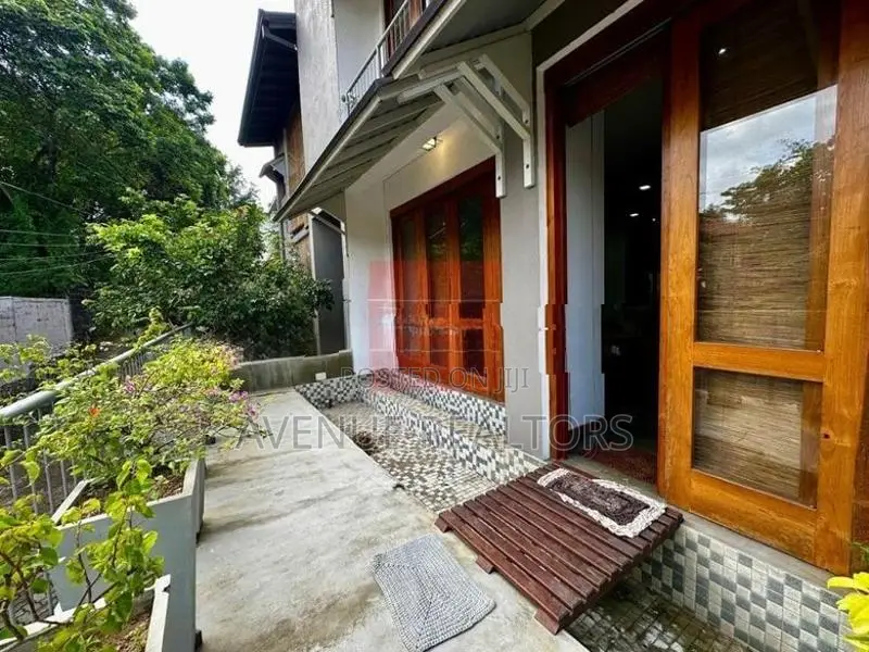 Fully Furnished 6 Bedroom House for Rent in Battaramulla | (HS5002)