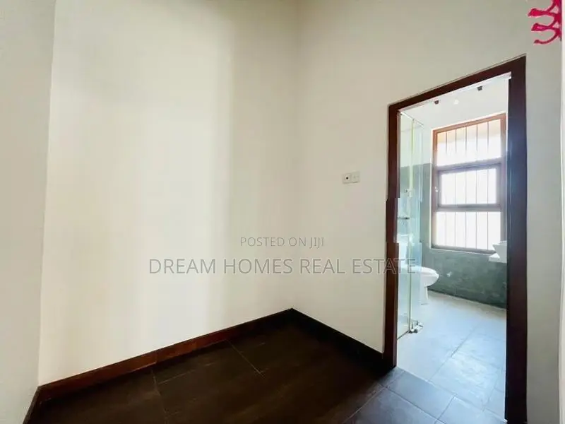 Architect-Designed House for Sale in Battaramulla