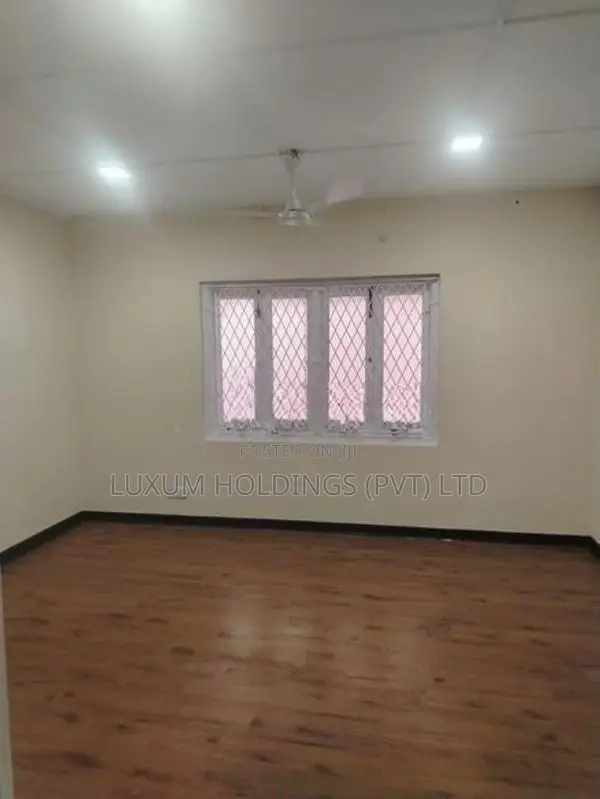 Office For Rent Facing Duplication Road Colombo 03 [ 2338C ]
