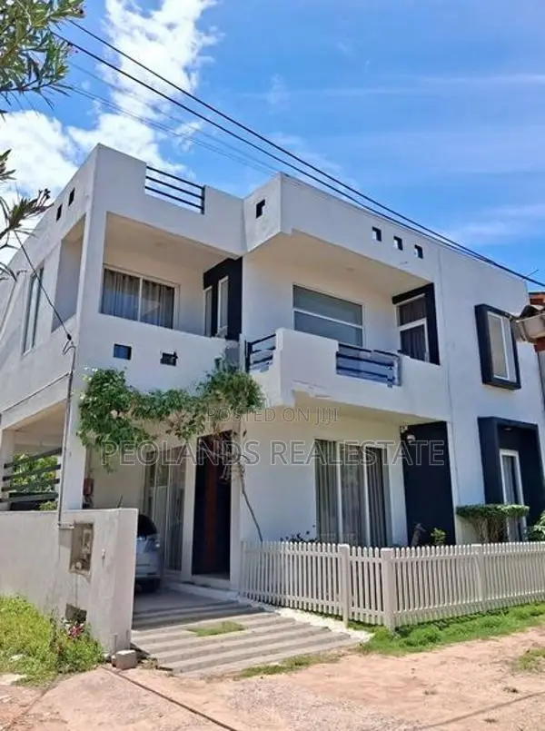 (RH723) Modern House for Sale in Rawathawatta Moratuwa