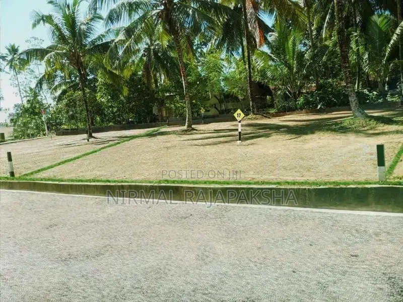 Land for Sale in Minuwangoda