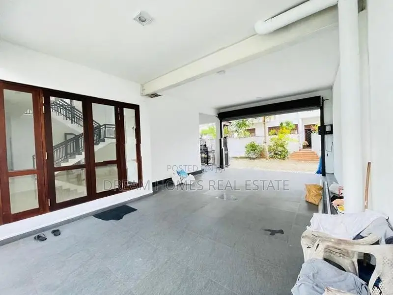 5 Bedroom House for Sale – Pirivena Road, Mount Lavinia