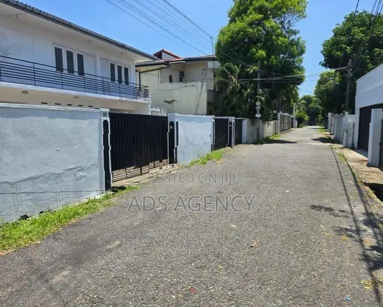 Upstairs House for Rent in Katubedda