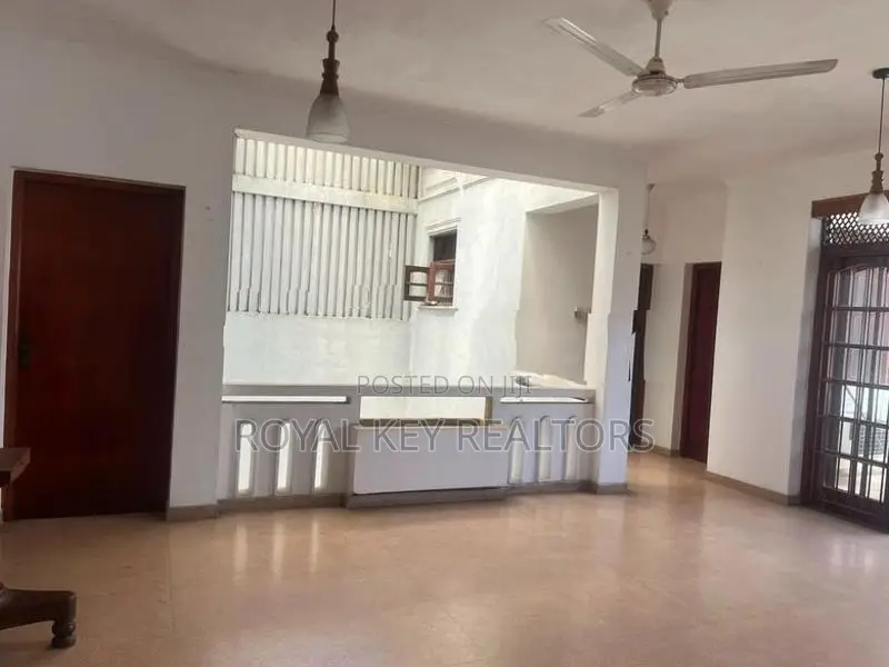 04 Bedroom - Unfurnished House for Rent In Colombo 05