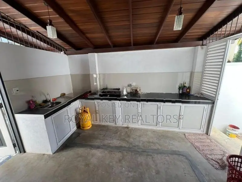 04 Bedroom - Furnished House for Sale In Thalawathugoda