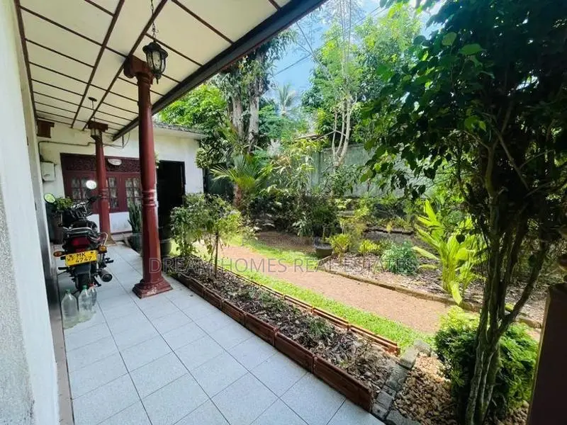 Spacious 4-Bedroom House For Sale In Makola South Kiribathgoda
