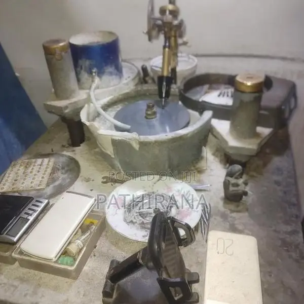 Gem Cutting Machine