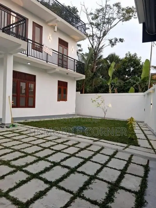5-Bedroom House For Sale – Arawwala, Pannipitiya