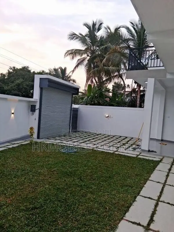 5-Bedroom House For Sale – Arawwala, Pannipitiya