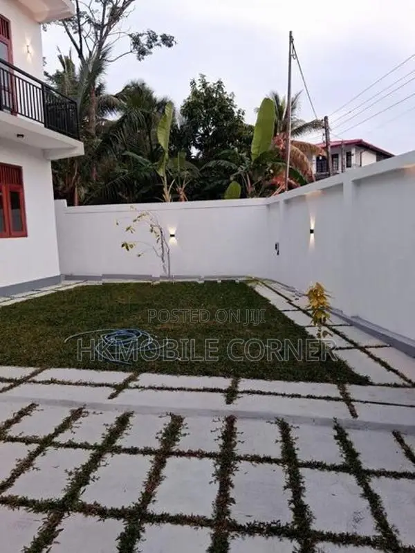 5-Bedroom House For Sale – Arawwala, Pannipitiya