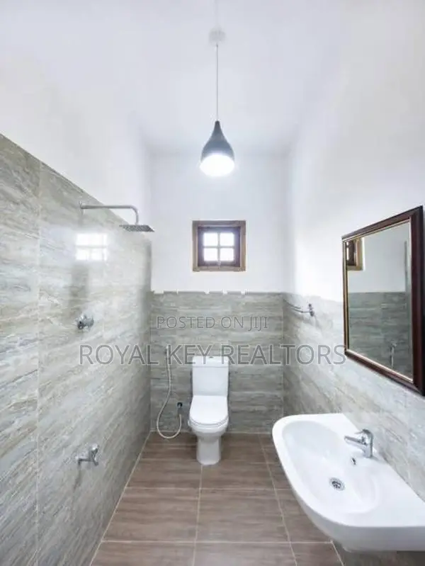05 Bedroom - Unfurnished House For Sale In Kottawa