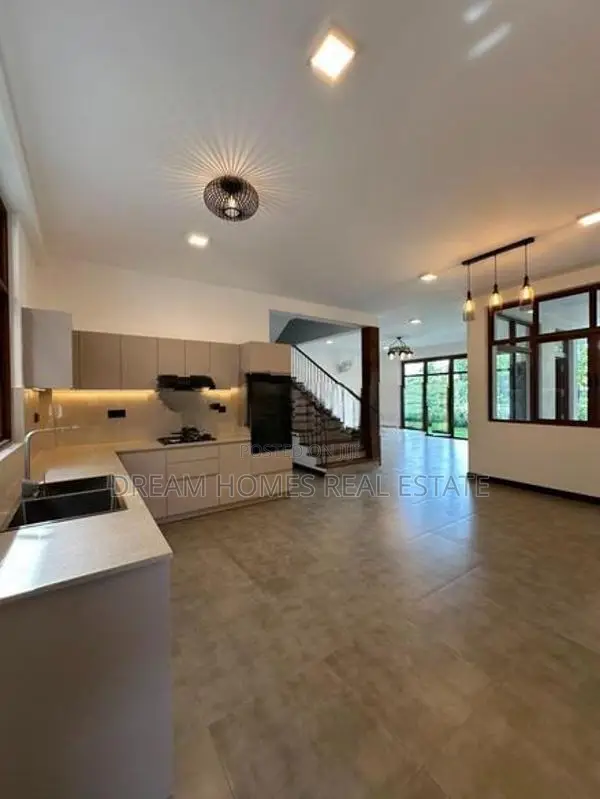 Brand-New Luxury House for Sale – Thalawathugoda