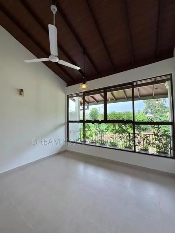 Brand-New Luxury House for Sale – Thalawathugoda
