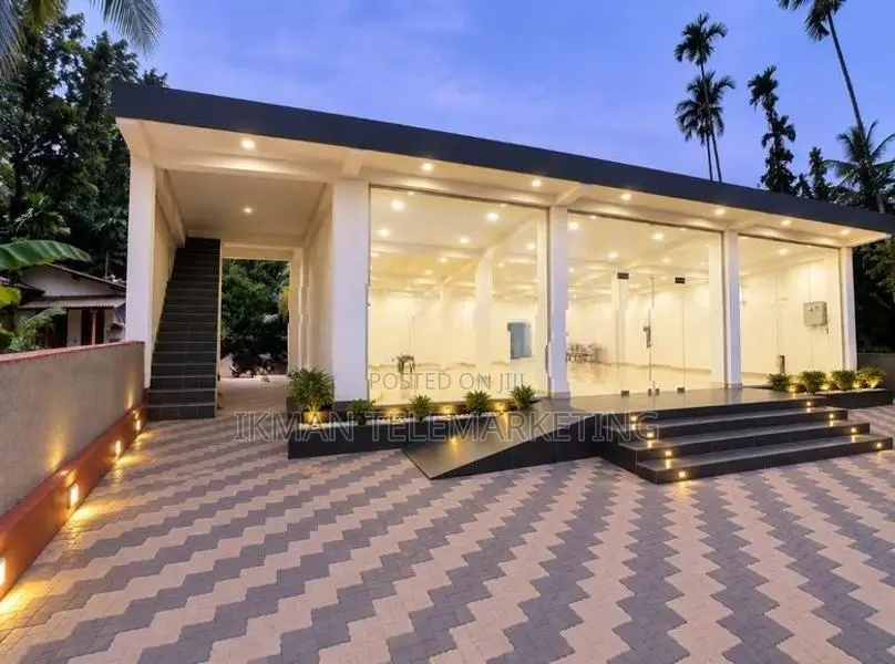 Fully Equipped Commercial Building For Rent – Horana, Mathugam