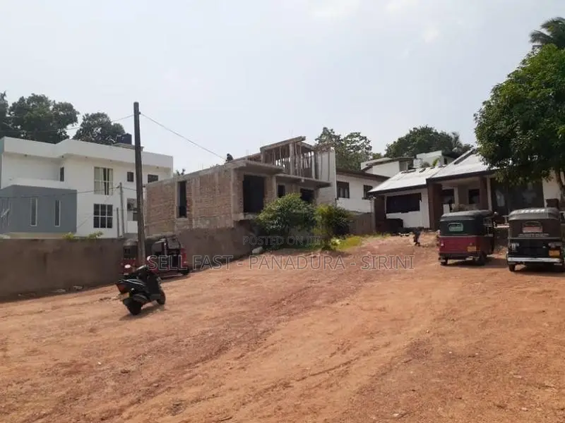 Land 45 P With House In Panadura Town