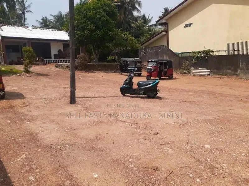 Land 45 P With House In Panadura Town