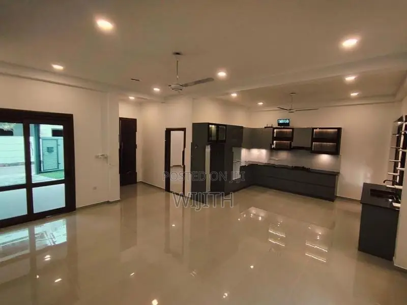Modern Brand New 3 Story House For Sale IN Piliyandala Bokundar