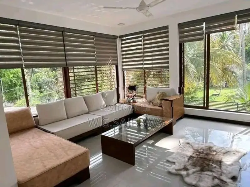 Luxury Fully Furnished House rent in Seeduwa (Office Staff/Accommodati