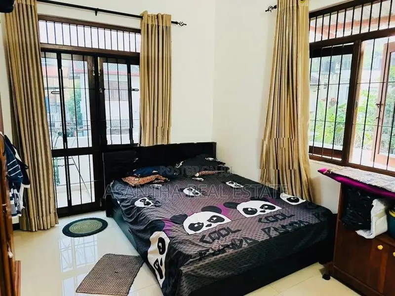 (AFA592) 02 Story House for sale in Temple Road Maharagama