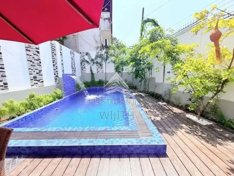 Beautiful Three Storey House for Sale in Battaramulla Palawatthe