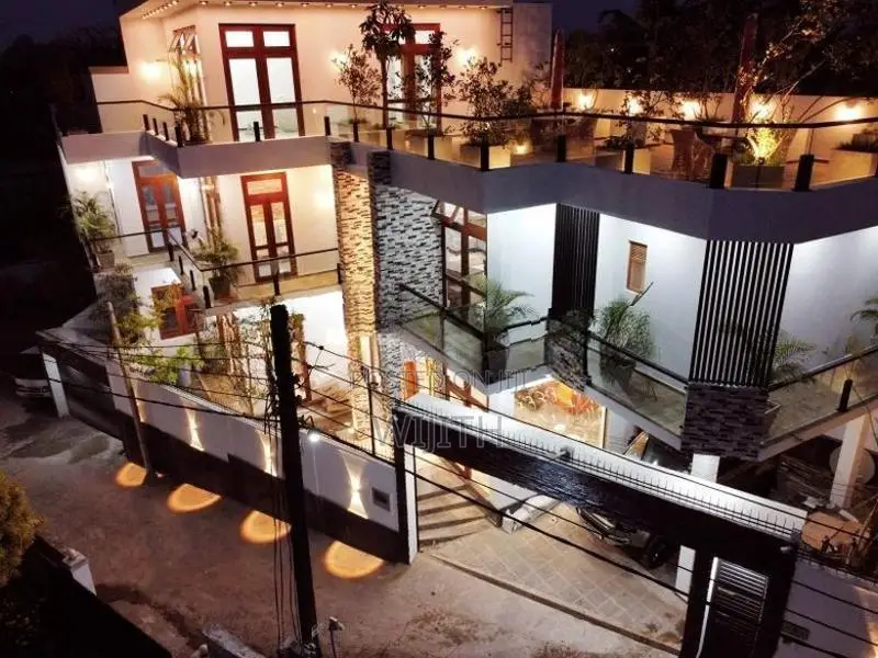 Beautiful Three Storey House for Sale in Battaramulla Palawatthe