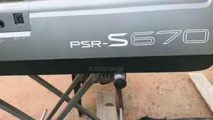 Yamaha PSR s670