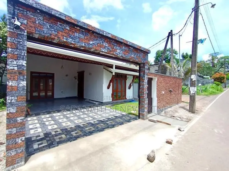 Brand-New House in Batuwandara Junc - Jamburaliya Rd Piliyandala