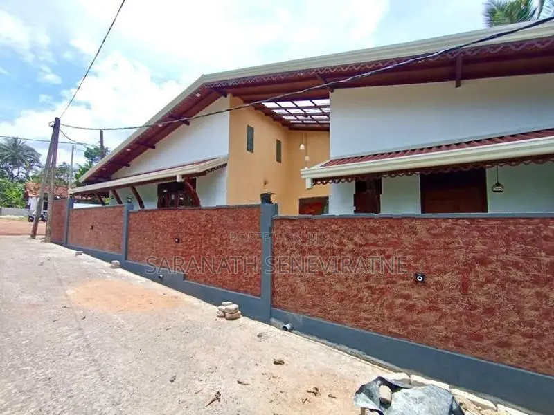 Brand-New House in Batuwandara Junc - Jamburaliya Rd Piliyandala