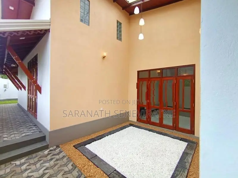 Brand-New House in Batuwandara Junc - Jamburaliya Rd Piliyandala
