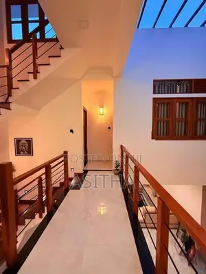 අනර්ඝ දෙමහල් නිවසක් විකින්මට පිලියන්දල